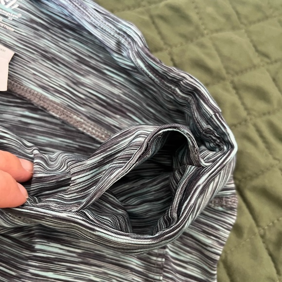 C9 Criss-Cross Blue and Teal Crop Leggings Small - Picture 6 of 8